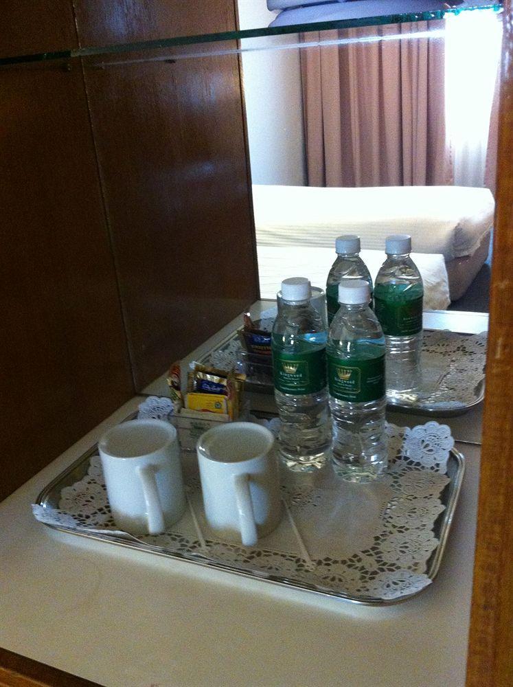 Kingwood Hotel Kuching Esterno foto