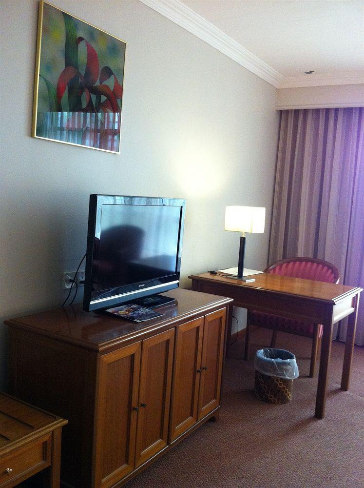 Kingwood Hotel Kuching Esterno foto