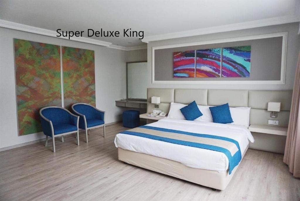 Kingwood Hotel Kuching Esterno foto