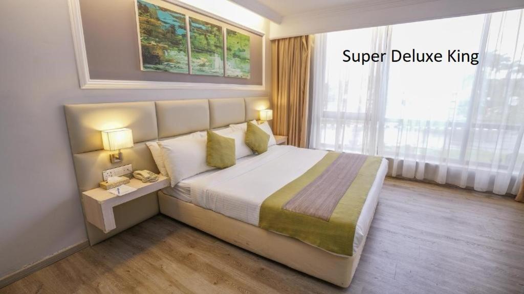 Kingwood Hotel Kuching Esterno foto