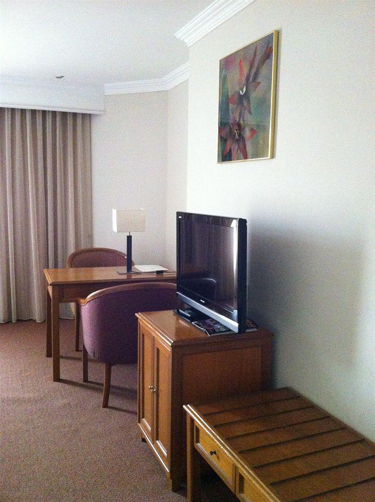 Kingwood Hotel Kuching Esterno foto