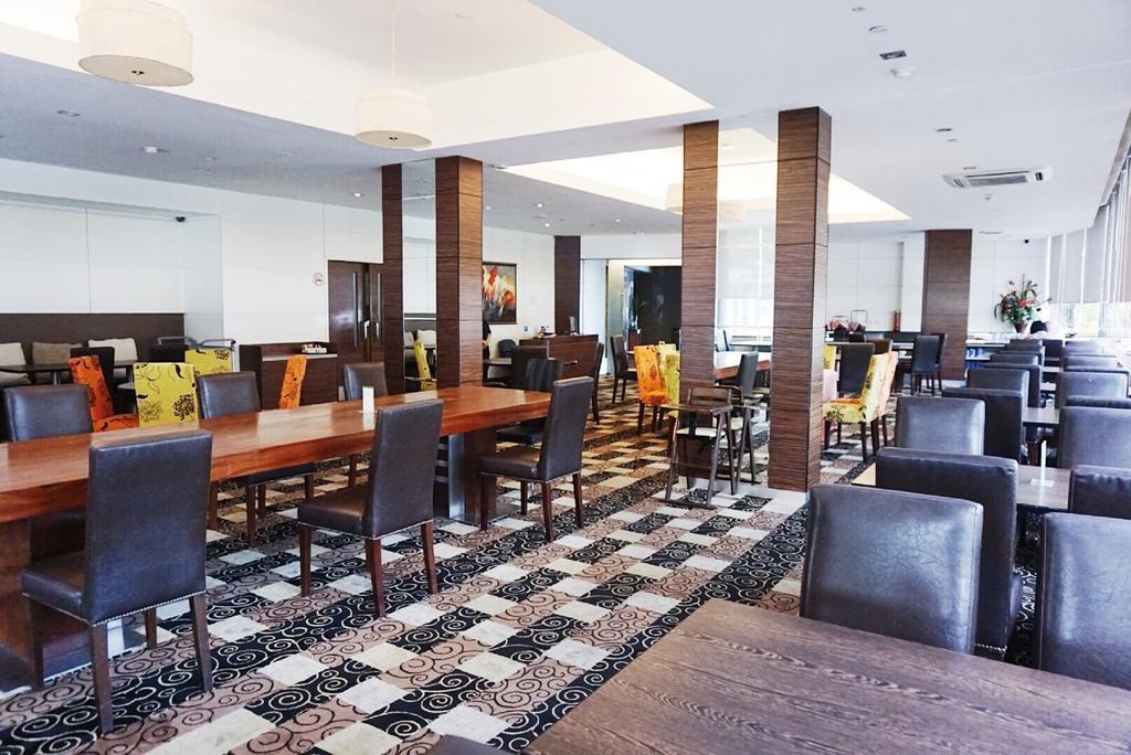 Kingwood Hotel Kuching Esterno foto