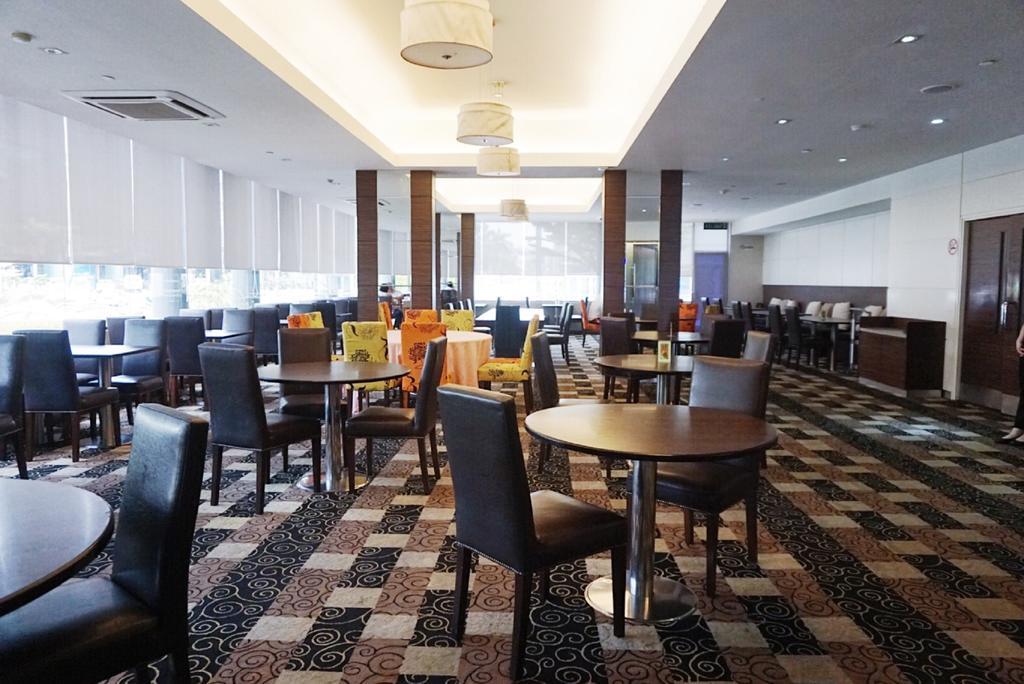 Kingwood Hotel Kuching Esterno foto