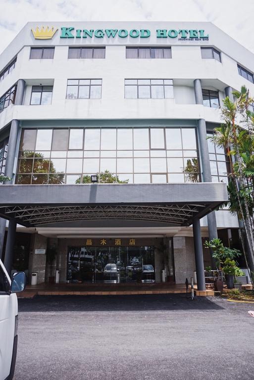 Kingwood Hotel Kuching Esterno foto