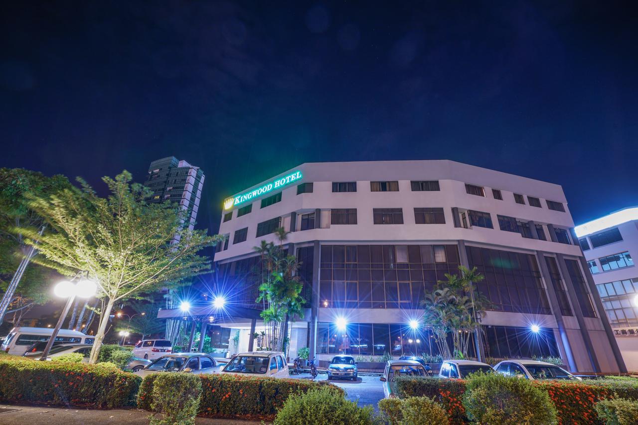 Kingwood Hotel Kuching Esterno foto
